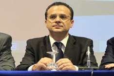 Sindaco Messina contro Conte: Macch soldi,  gioco delle tre carte