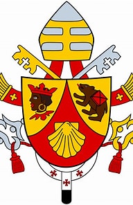 Risultato immagine per Bergoglio fa cancellare gli Stemmi di Benedetto XVI. Dimensioni: 120 x 185. Fonte: www.occhionotizie.it