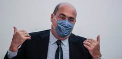 "Pd e governo sotto attacco, chi vuole votare lo dica", scrive Zingaretti