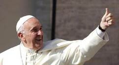 https://www.ilmessaggero.it/photos/MED/13/61/5051361_1709_papa_pollice_alzato.jpg