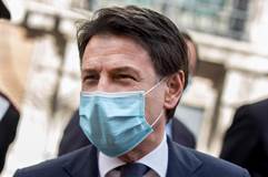 Il bluff di Conte tra preti e 5 Stelle
