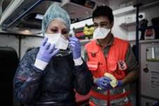 https://www.adnkronos.com/rf/image_size_240x180/Pub/AdnKronos/Assets/Immagini/2020/05/08/coronavirus_medici_infermieri_Francia_afp.jpg