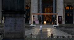 https://statics.cedscdn.it/photos/MED/74/97/5137497_0947_papa_crocifisso_solo.jpg