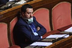 https://www.adnkronos.com/rf/image_size_240x180/Pub/AdnKronos/Assets/Immagini/2020/04/22/salvini_senato_mascherina_fg.jpg