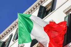 https://www.financialounge.com/wp-content/uploads/2020/08/italia-1024x677.jpg