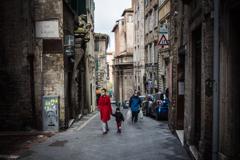 "Covid, Bankitalia: giù il reddito per oltre il 50% delle famiglie" https://www.adnkronos.com/rf/image_size_240x180/Pub/AdnKronos/Assets/Immagini/2020/04/30/coronavirus_famiglia_mascherine_fg.jpg