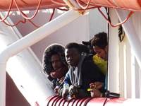 Pi soldi per accogliere i migranti. Via libera del Viminale, ira di Salvini