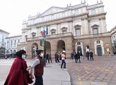 Il coronavirus affossa le Borse, Milano maglia nera (-4,5%) e lo spread sale