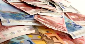 http://i2.res.24o.it/art/commenti-e-idee/2017-01-24/i-miliardi-inghiottiti-buco-nero-money-transfer-163453/images/fotohome6.jpg